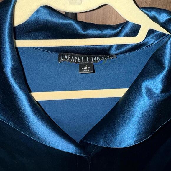 Lafayette 148 split-collar lustrous silk charmeuse with French cuff - Picture 8 of 9